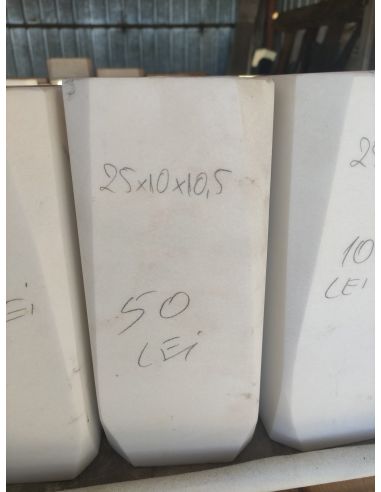 Vaza din marmura cu defecte nr. 2